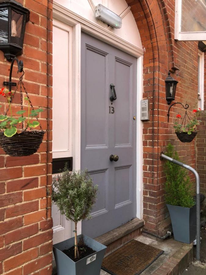 Canterbury Accommodations With Free Car Park Onsite And High Speed Wifi 외부 사진