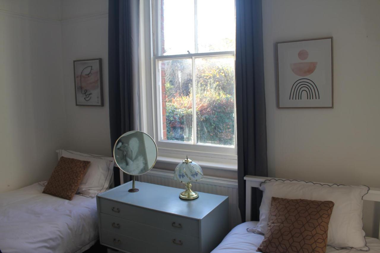 Canterbury Accommodations With Free Car Park Onsite And High Speed Wifi 외부 사진