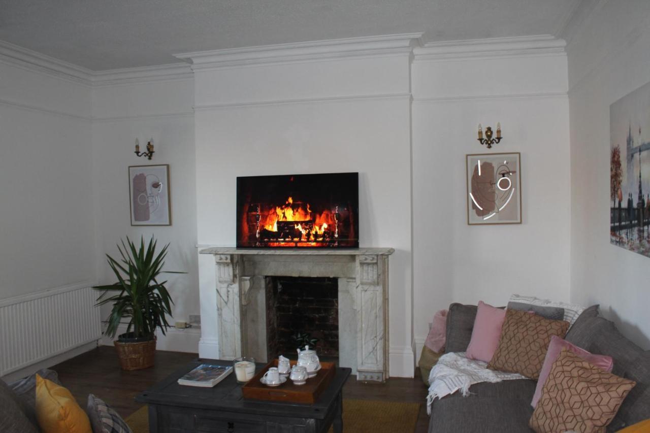 Canterbury Accommodations With Free Car Park Onsite And High Speed Wifi 외부 사진